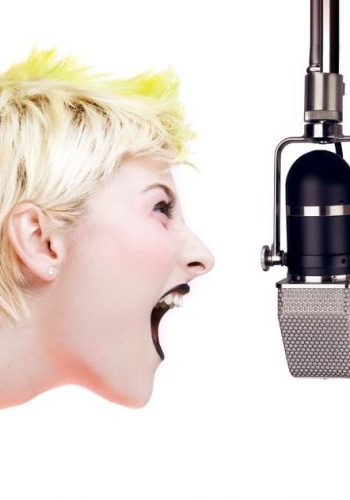 どなり声と表現は相反するもの